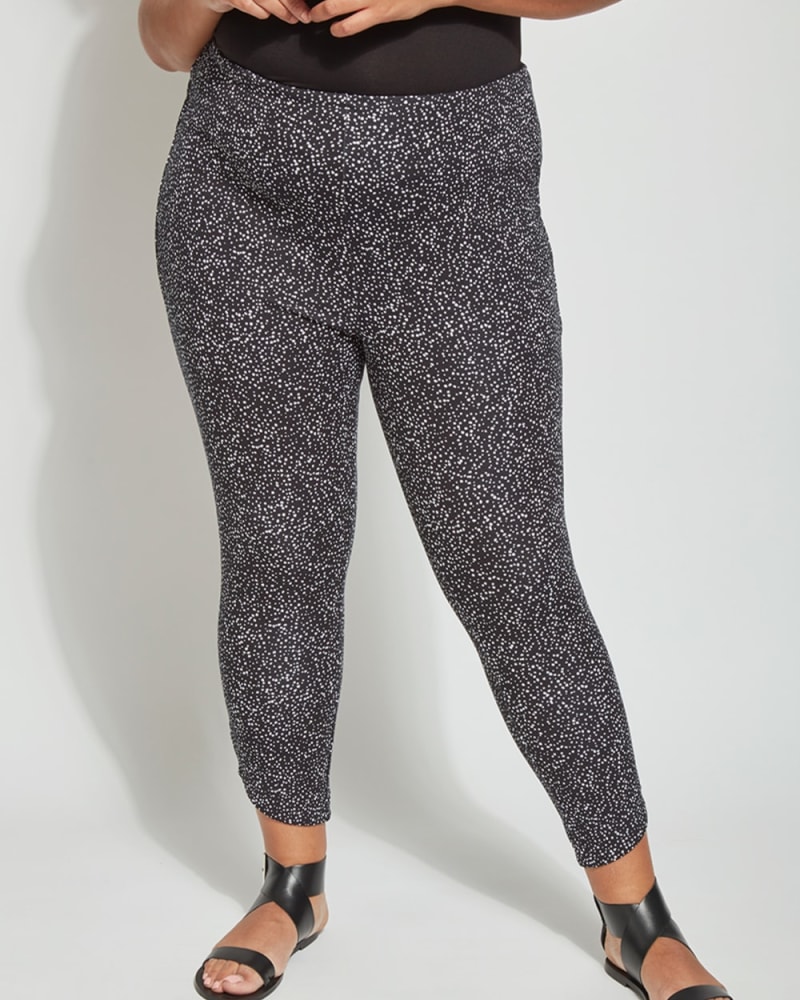 Front of a model wearing a size 3X Jasmyne Crop Legging in Fizz Dot Black by Lysse New York. | dia_product_style_image_id:309929